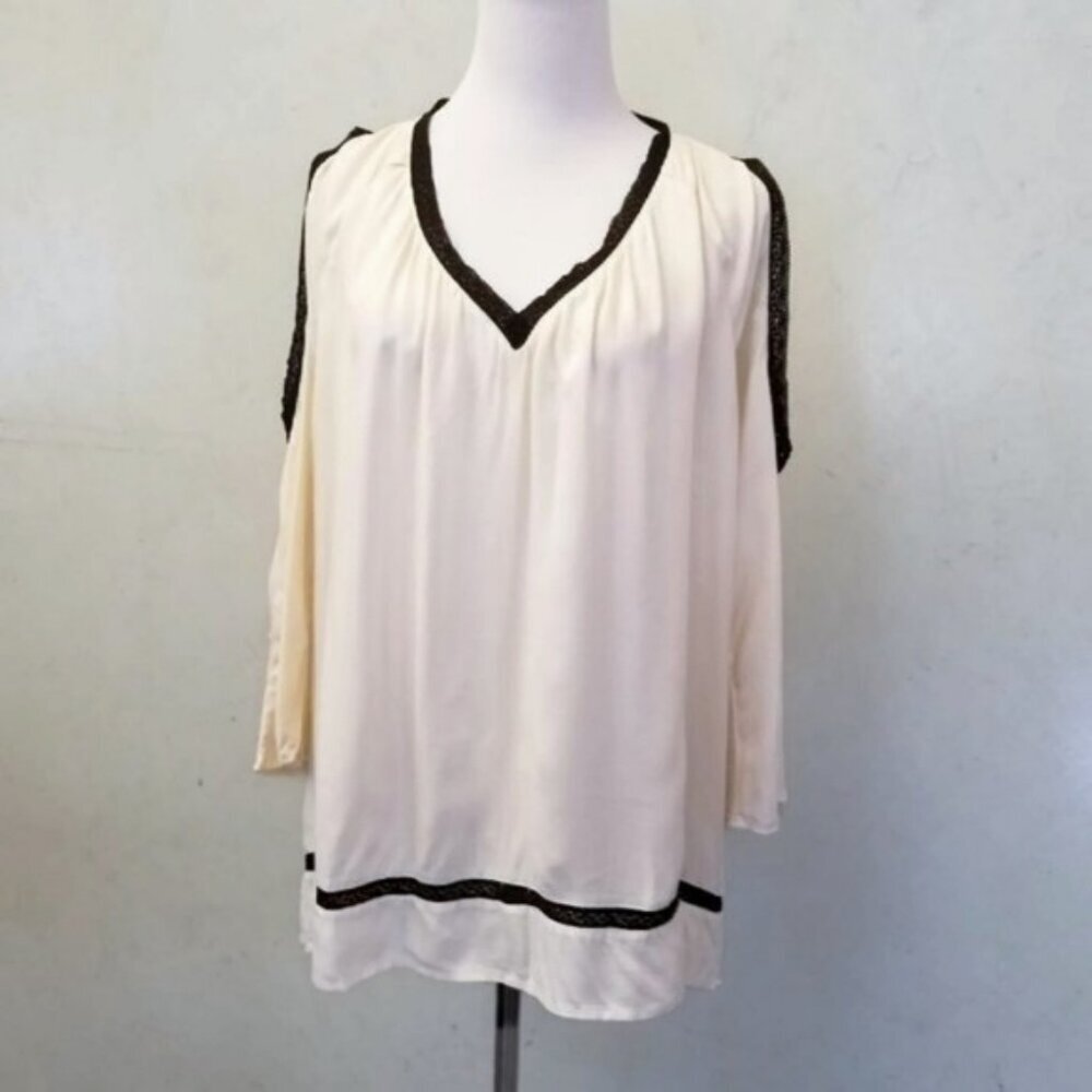 NWT Ro & De cold shoulder ivory top Women's size medium
